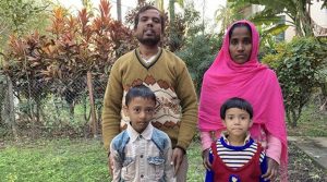 उदालगुरी जिल्ह्यातील लॉडाँग गावातील मोहम्मद नूर हुसैन त्यांची पत्नी सहेरा बेगम व त्यांची दोन अल्पवयीन मुले. 
