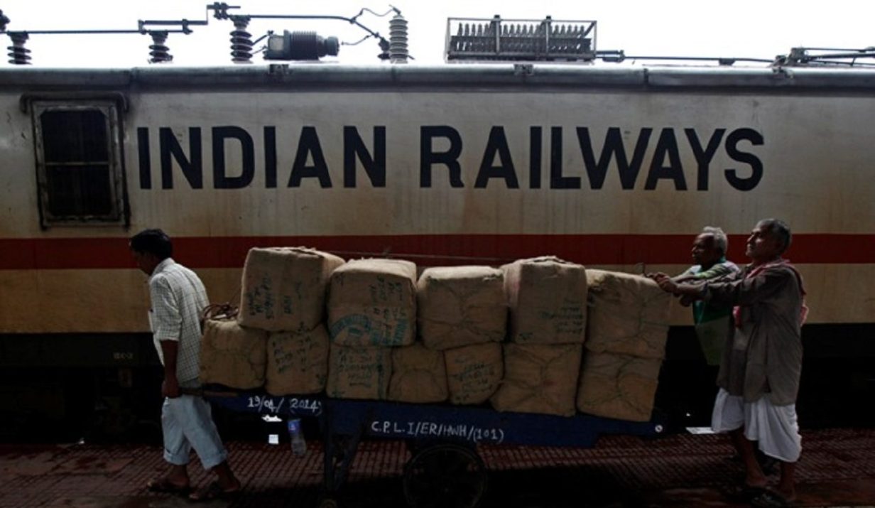 १०० रु. कमाई, ९८ रु. खर्च : भारतीय रेल्वेची कामगिरी