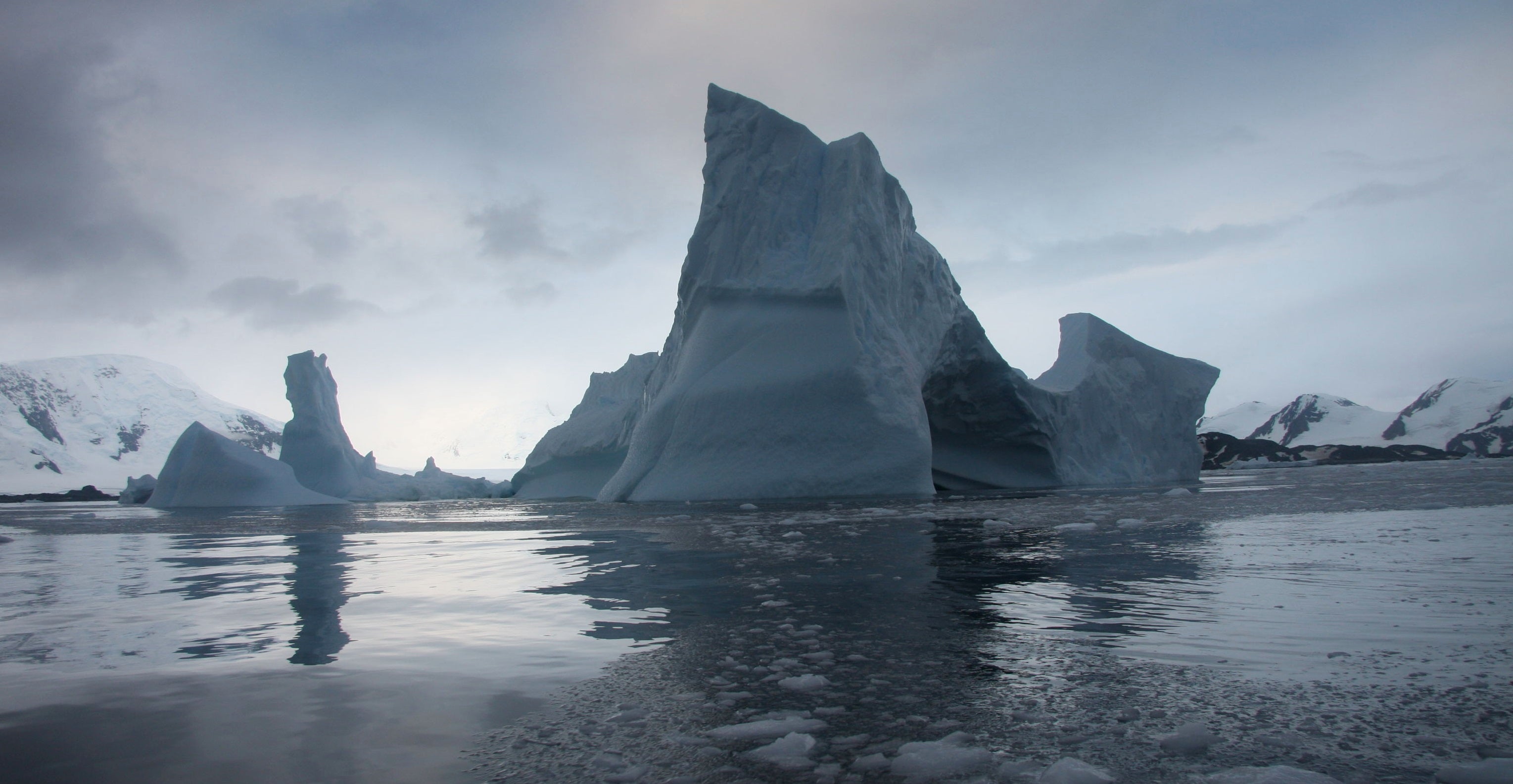 अंटार्क्टिकावरील एका तळाचे तापमान १८.३ अंश सेल्सियस