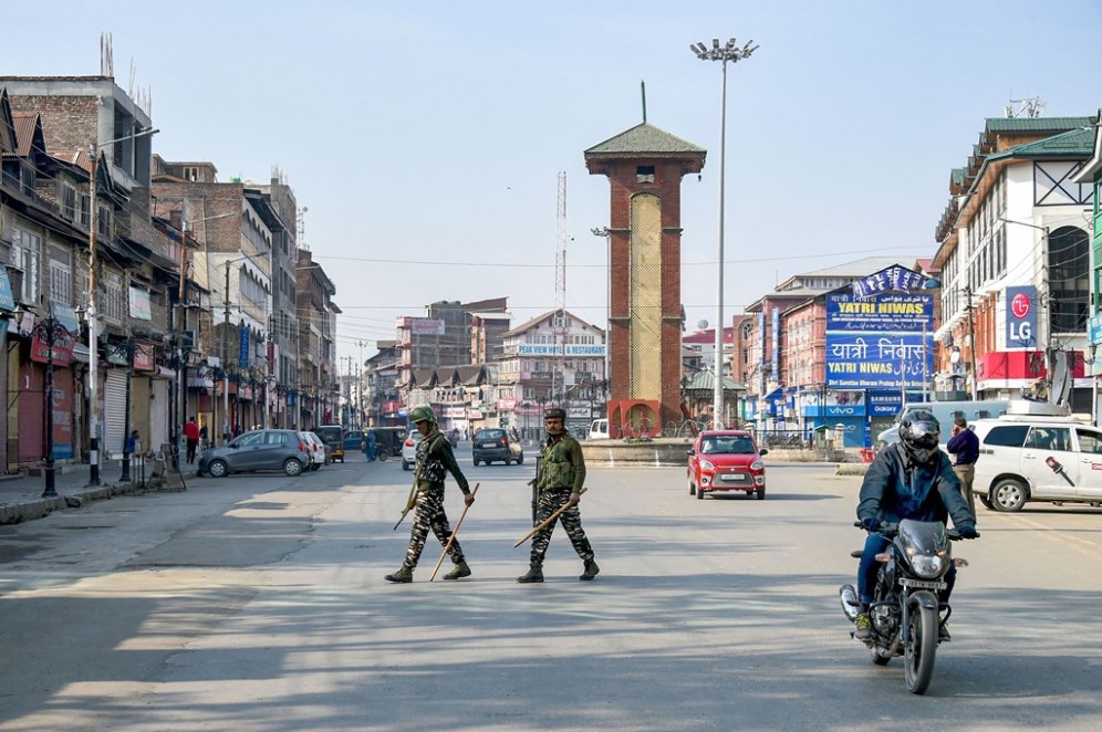 जम्मू-काश्मीरचा रहिवासी : १५ वर्षे वास्तव्याचा पुरावा आवश्यक