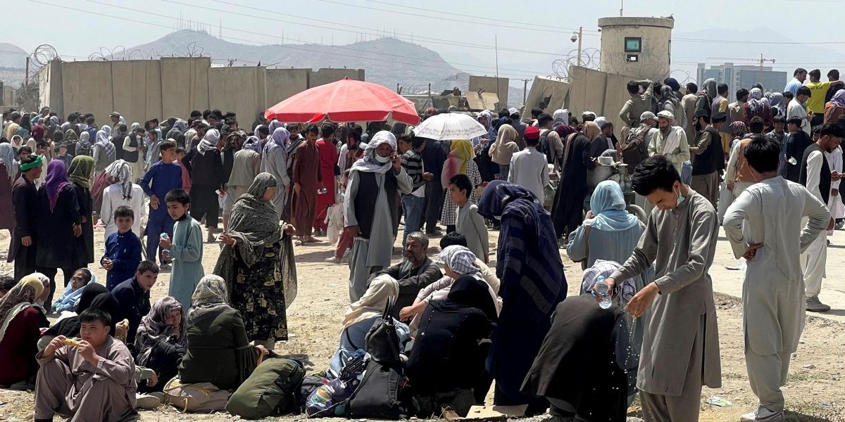काबूलमध्ये अडकलेल्या काश्मिरींचे स्थलांतरासाठी केंद्राला आवाहन