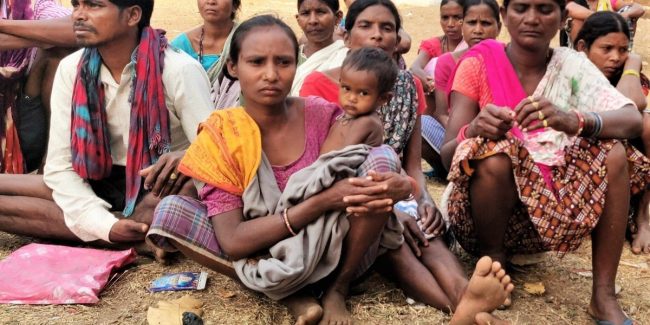 बस्तरमध्ये तथाकथित नक्षली ‘आत्मसमर्पण’ करतात त्यानंतर काय घडते?