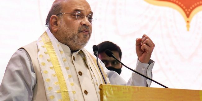 हिंदी: हिंदुत्ववाद्यांच्या हातातील ध्रुवीकरणाचे नवीन शस्त्र हिंदी: हिंदुत्ववाद्यांच्या हातातील ध्रुवीकरणाचे नवीन शस्त्र