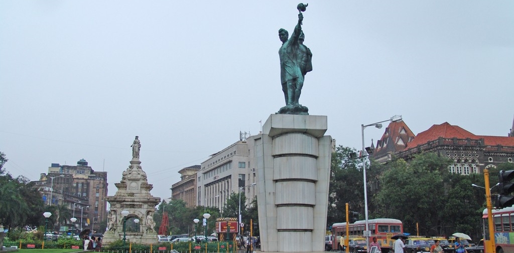 महाराष्ट्राला पुनर्निर्माण, नवनिर्माणाची गरज